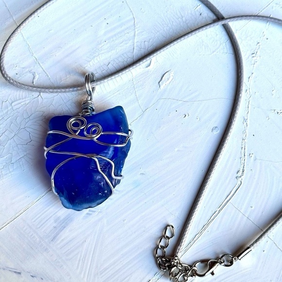 Sea Glass Pendant Necklace Wire Wrapped Artisan Handcrafted Handmade 4226 Y - Picture 2 of 8